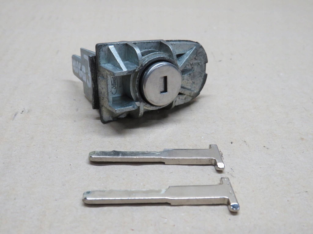 Купити Ford kuga 2 mk2 вкладка замка дверей ключ комплект