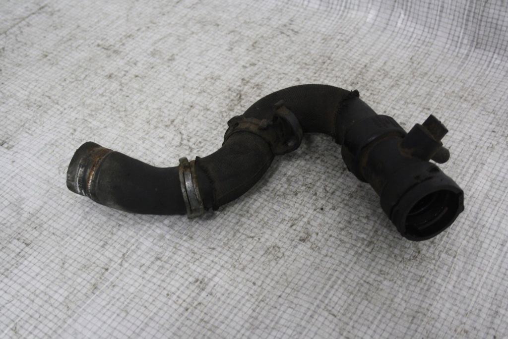 фото №1, Audi a4 b6 wąż шланг wody 8e0121046f