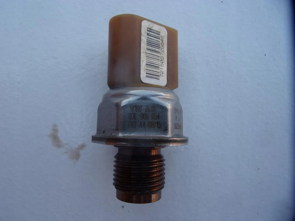 фото №1, Audi датчик пального 03l906054