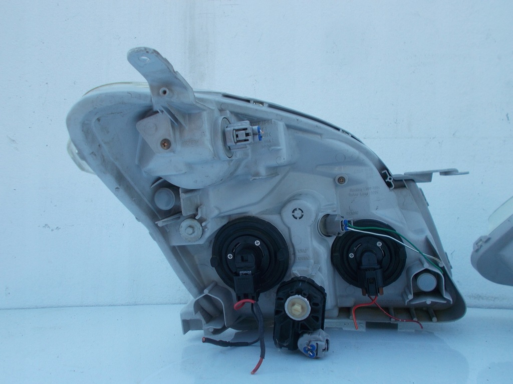 фото №10, Фара лампа toyota corolla verso 00-04 koito