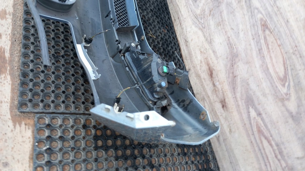 фото №11, Bmw 1 e82 lift бампер перед 896 противотуманная фара pdc