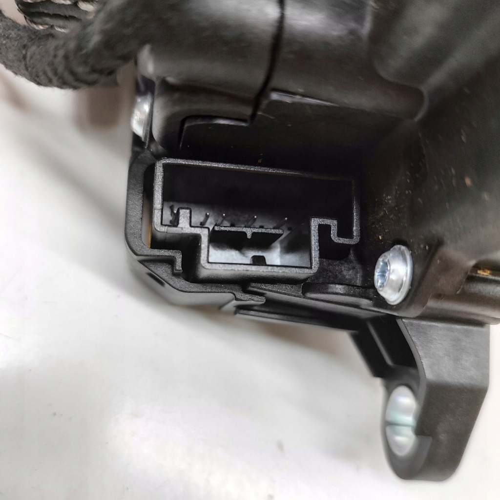 фото №6, Audi a4 s4 b9 8w 2018 домкрат перемикання передач / верхній