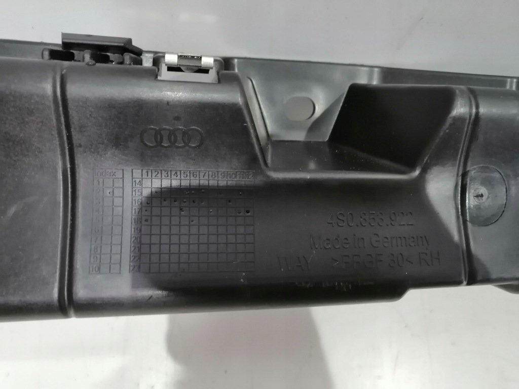 фото №3, Audi r8 4s0 кронштейн накладки порога