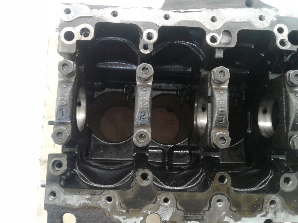 фото №10, Блок двигателя номинал 03l103021ah 2,0 tdi cba