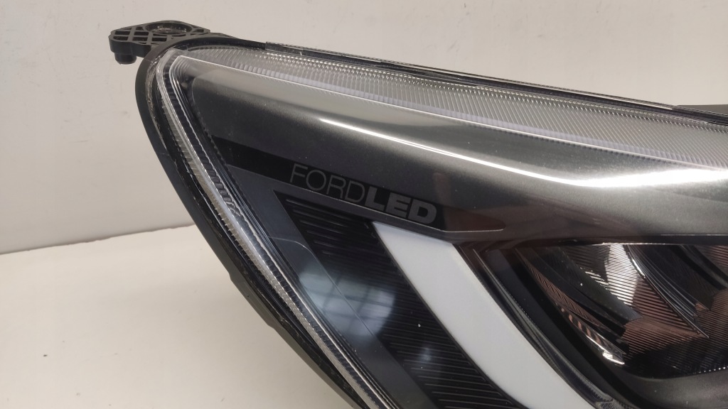 Ford focus mk4 рестайлінг  фара led фара правий Зі Шроту