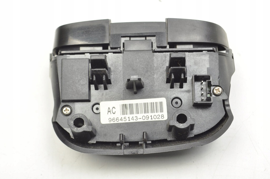 фото №9, Chevrolet epica ii кнопки руля 96645143 96465252 комплект