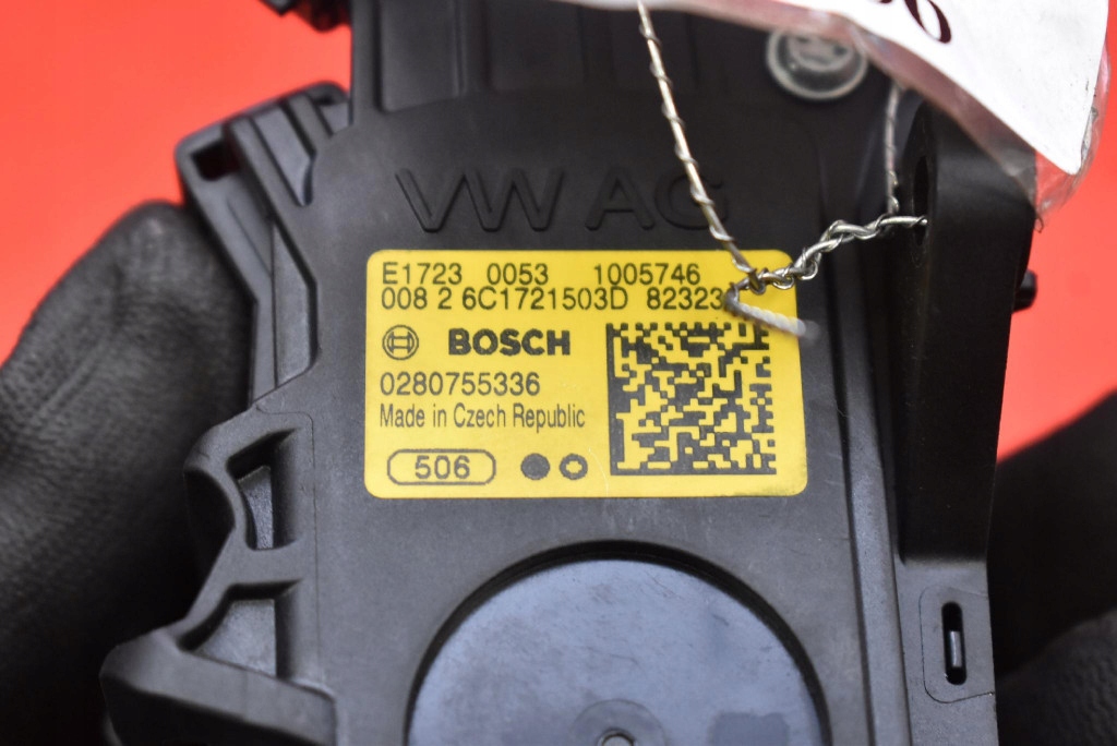 фото №7, Потенциометр педаль газа eu 6c1721503d vw polo 5 v 6r 1.2 tsi 90 km 15-20