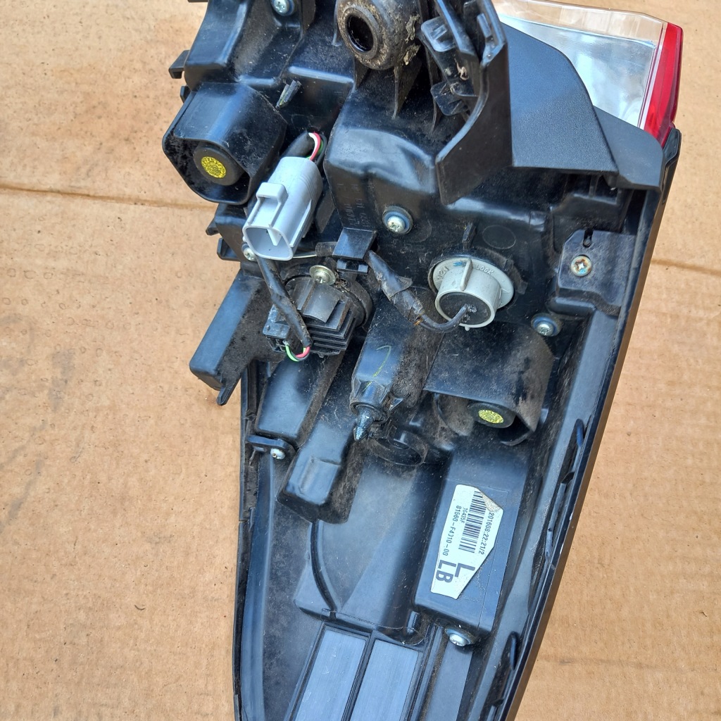 фото №4, Toyota chr ch-r лампа задняя задняя левая правая orginał демонтаж идеальное состояние