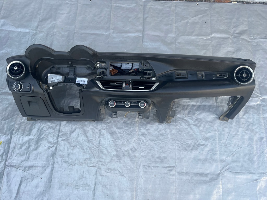 фото №7, Alfa romeo stelvio qv консоль приборная панель приборная панель кожа