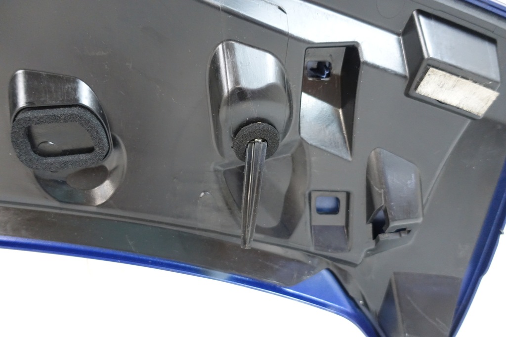 фото №8, Maserati levante молдинг накладка кришки задня 2016- 670042733