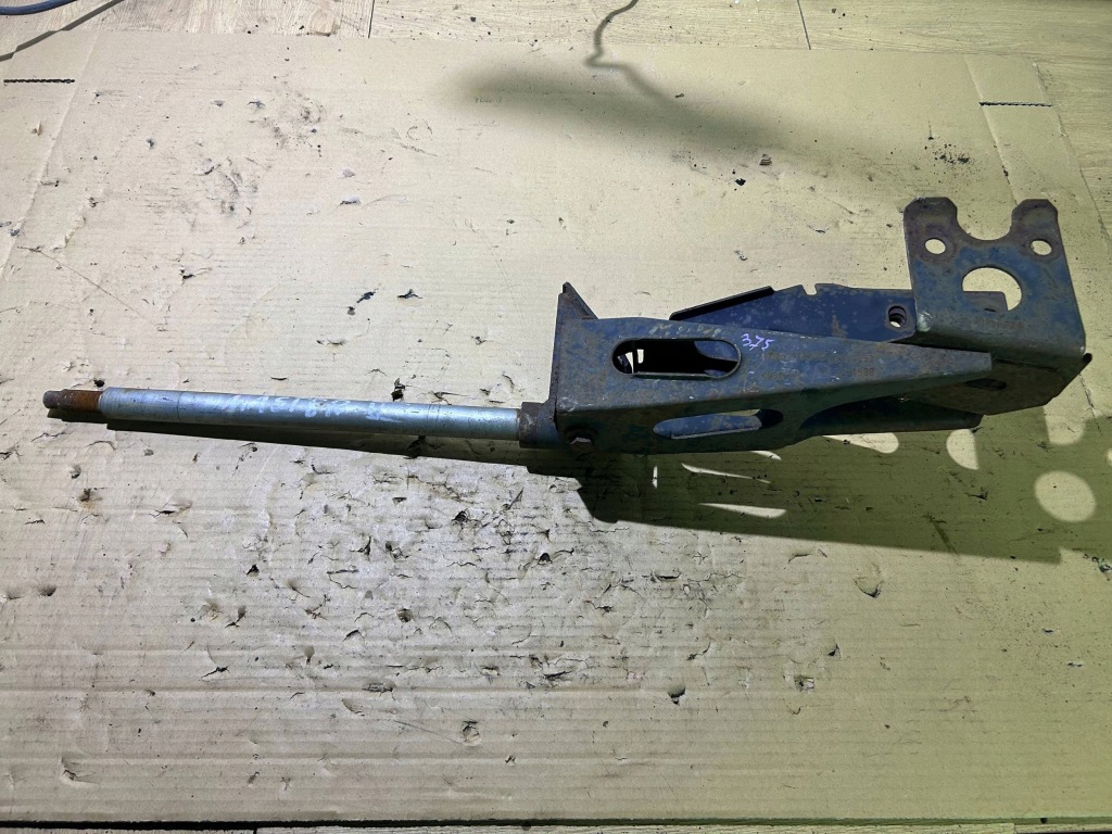 Купити Кронштейн важіль ліва перед renault master 2 opel movano a 7700307749d