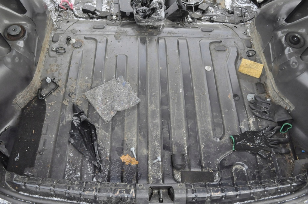 фото №11, Dacia duster i pas задня задній крила лівий правий чверть піддон