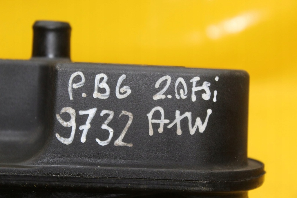 фото №13, Корпус фильтра масла 06d115397d passat b6 2.0fsi