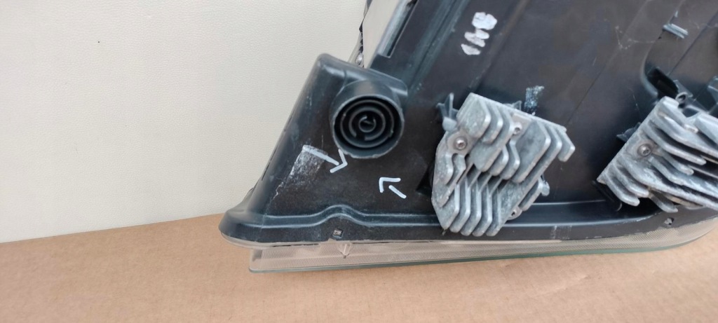 Фара правий передня правий перед ксенон dynamic led lci рестайлінг  bmw x1 e84 в Україні