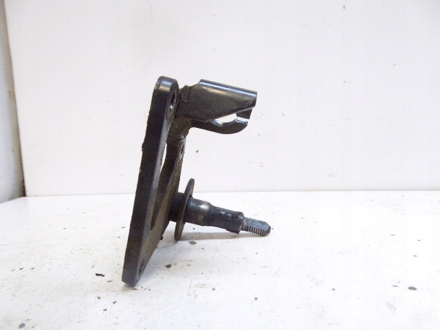 Partner 1 рестайлинг  02-08 кронштейн кронштейн коробки двигателя 1.4 8v с Разборки