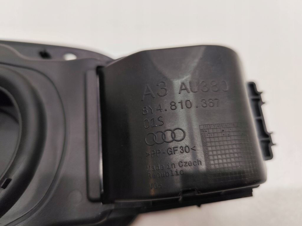 фото №8, Audi a3 8y 1.4tfsie hybrid крышка разъём зарядки аккумулятора 8y4810593