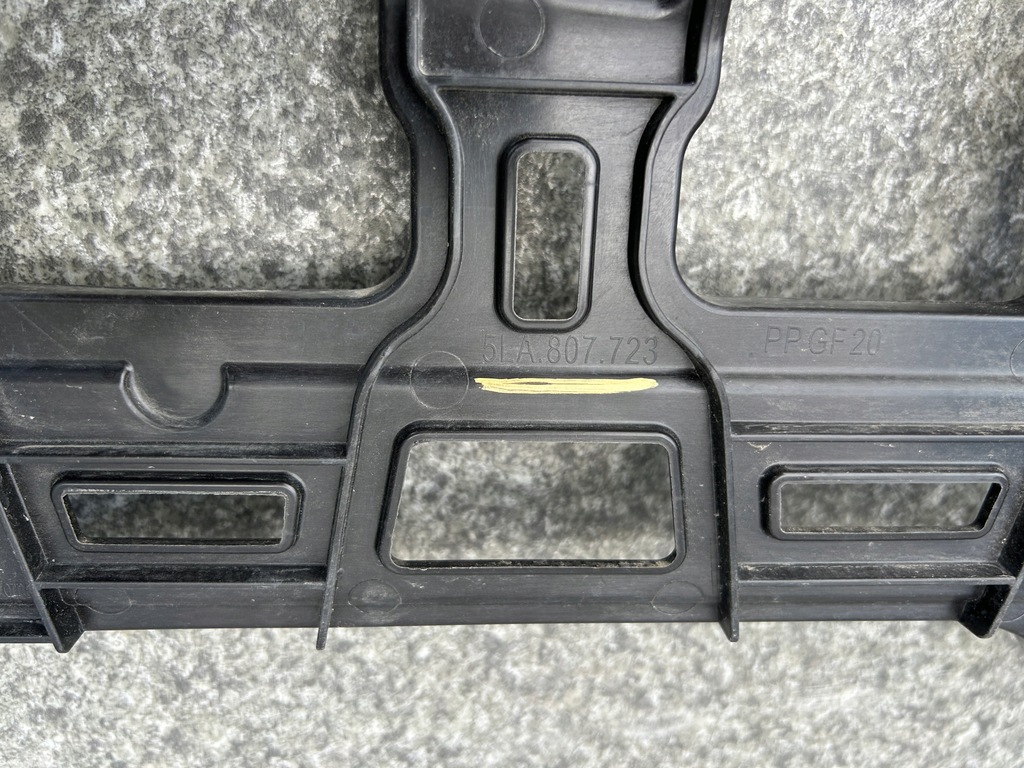 фото №6, Направляющая усилитель решётка радиатора skoda enyaq 5la807723 poznań