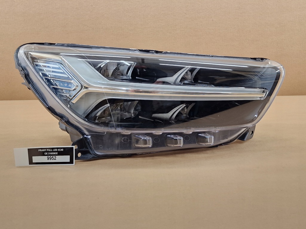 фото №1, Комплектна права лампа full led volvo xc40