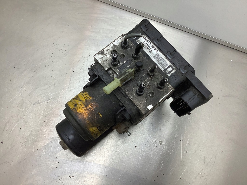 Купить Насос abs lexus rx 330 - 350 - 400h 4451048060