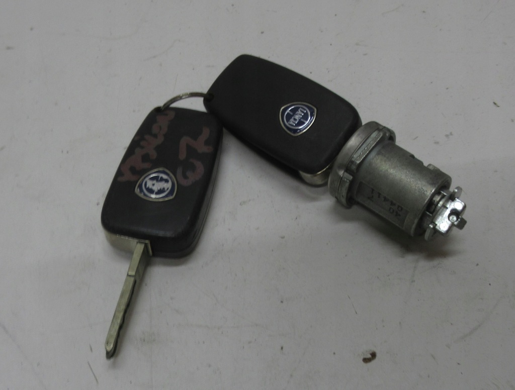 фото №4, Ypsilon ii 08r замок зажигания + 2 ключи + вкладка