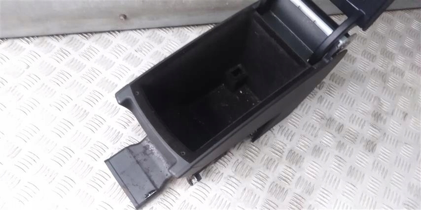 фото №4, Подлокотник средний vw passat cc