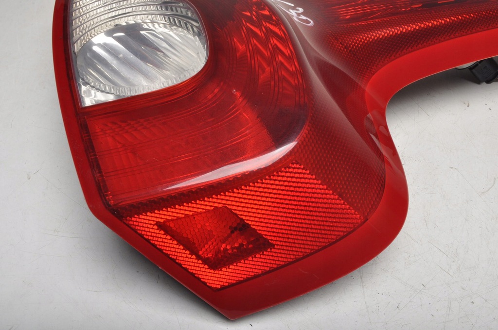 фото №8, Volvo c30 лампа правая задняя правый задняя 31213914