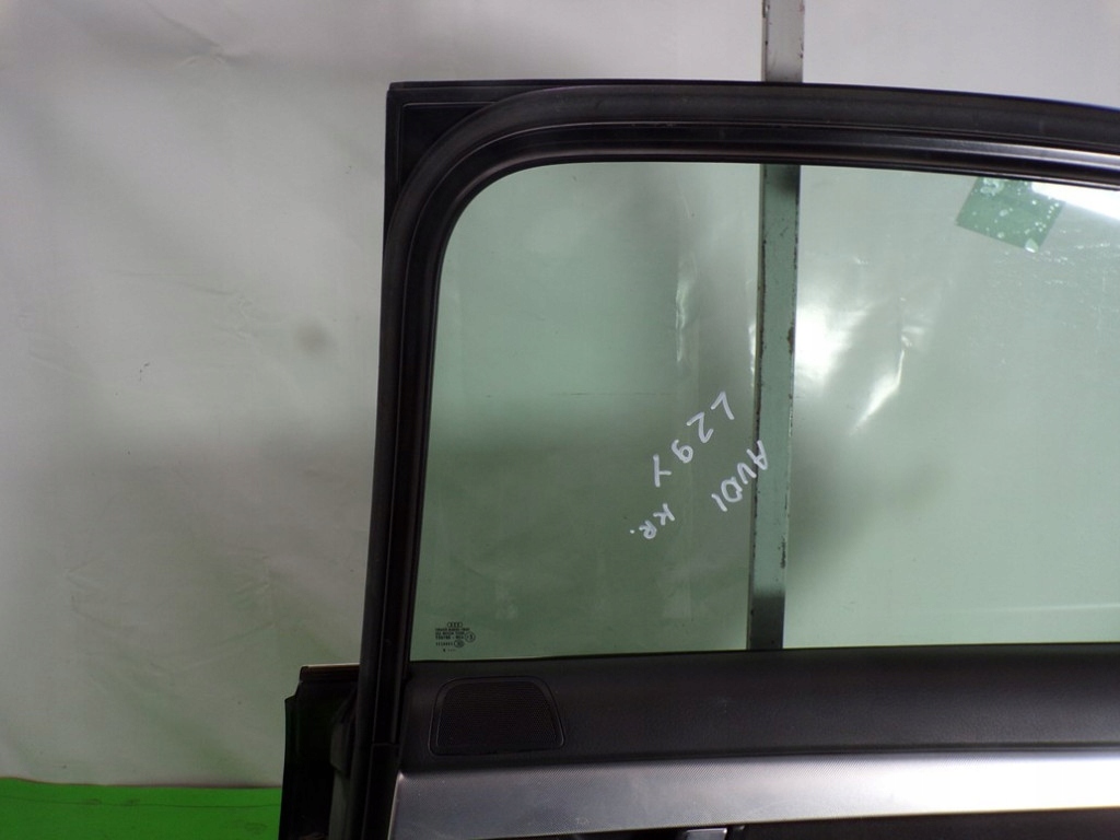 фото №8, Audi a4 b7 sedan дверь правое задняя лак lz9y