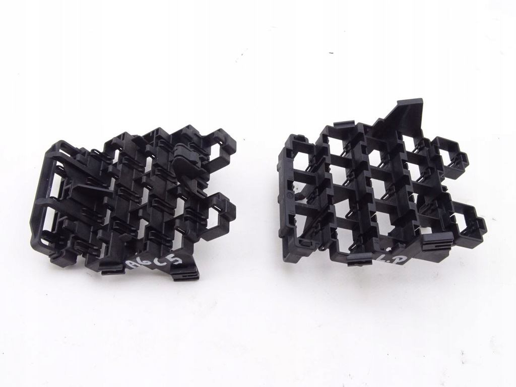 фото №3, Audi a6 c5 97-04 рамка штекер разъёмов