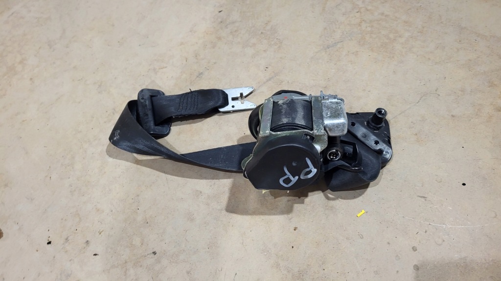 Купить Ремень безопасности правый  перед renault megane 3 3 hb 5d 08-