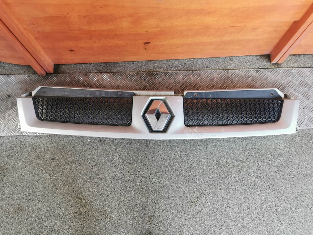 фото №1, Решітка радіатора решітка радіатора renault master ii lift оригінальний номер 8200233765