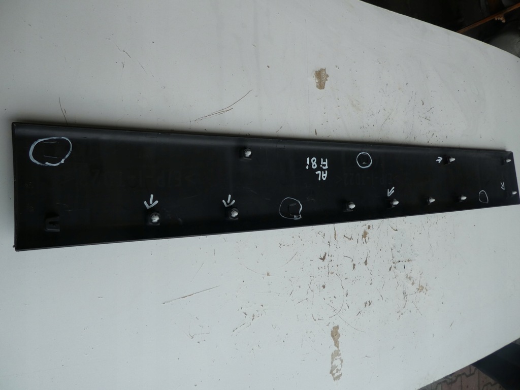 фото №1, Молдинг бічна renault master 828210160r