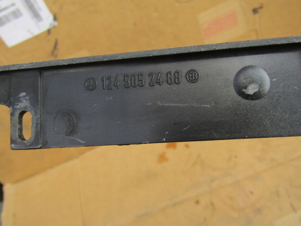 12 mercedes w124 93-96 3.0d захист бічна радіатора води e klasa Недорого