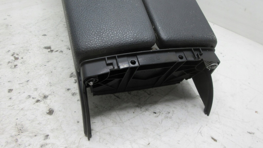 фото №6, Mercedes w204 подлокотник чёрный