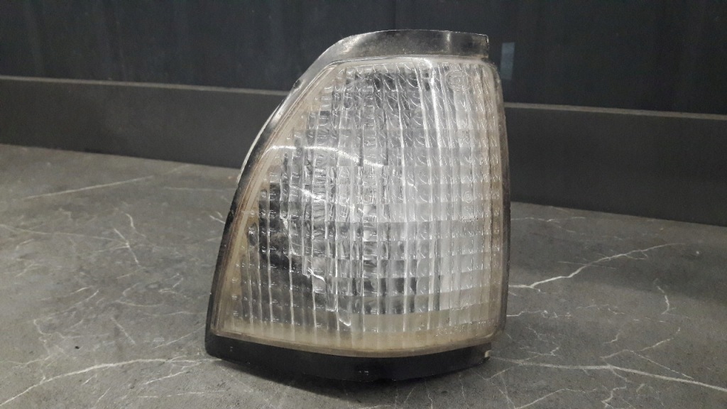 Купить Поворотник правый audi 100 c2 79r hella