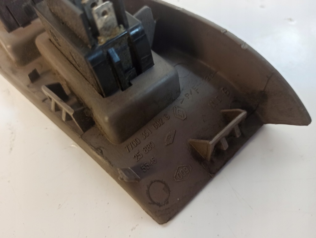 фото №8, Opel movano панель перемикач вікон лівий 7700351692g