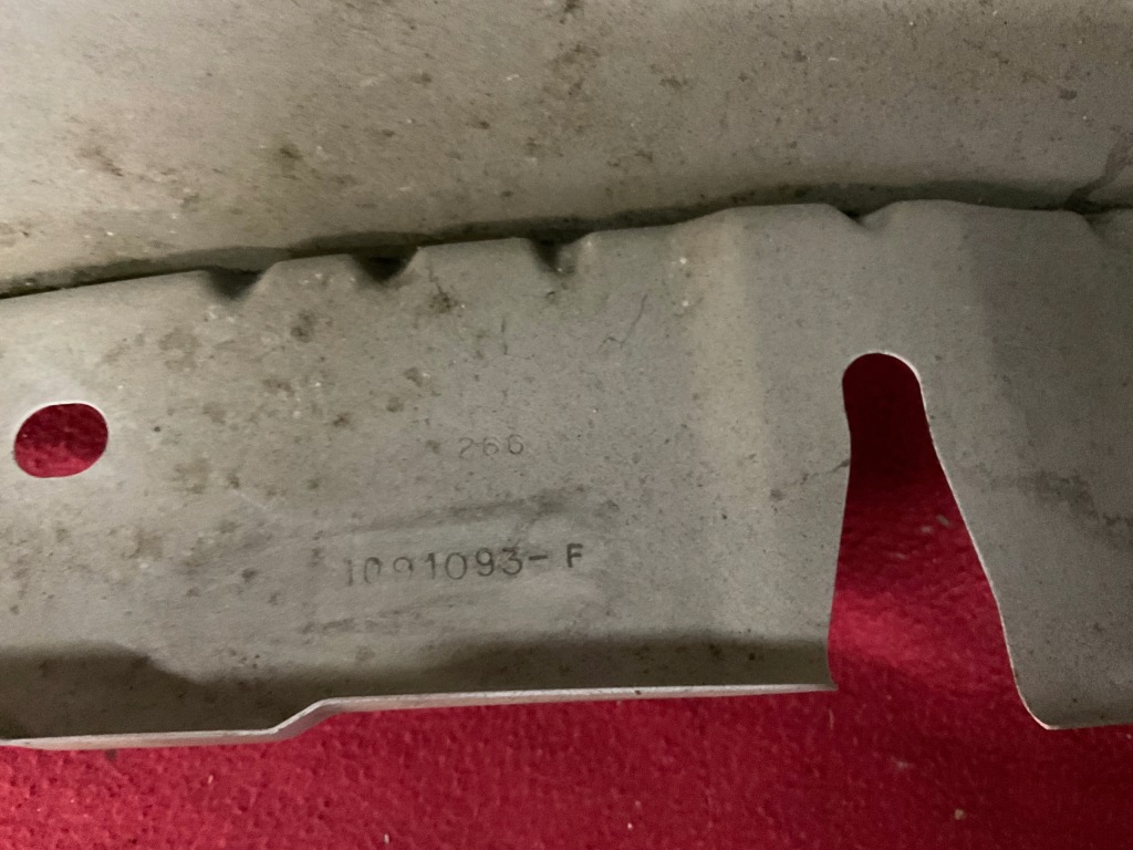 Крыло  передний правый  перед tesla 3 1091093-f Доставка