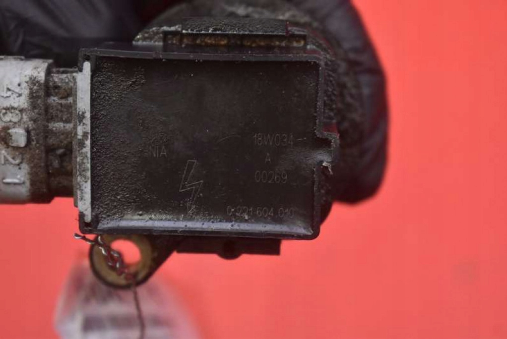 фото №8, Катушка зажигания 0221604010 volvo s60 1 i 2.5 t 210 km 04-09