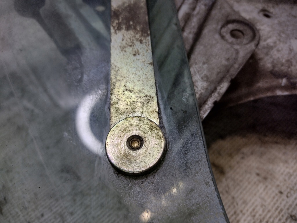 Підйомник скло правий задній bmw e36 кабріолет Ціна