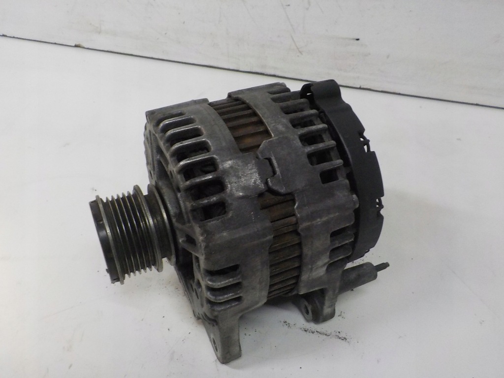 Купити Dodge journey 2.0 crd bwd генератор 04801715aa