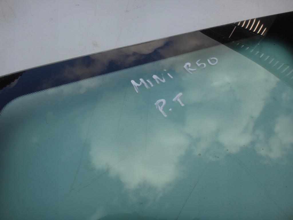 Стекло кузовная правый задний  mini r50 Доставка
