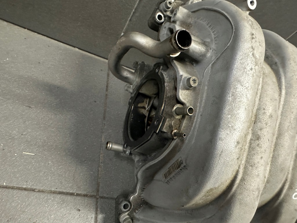 фото №5, Колектор всмоктуючий кришки справні vw phaeton 4.2 bgh 077133185bb