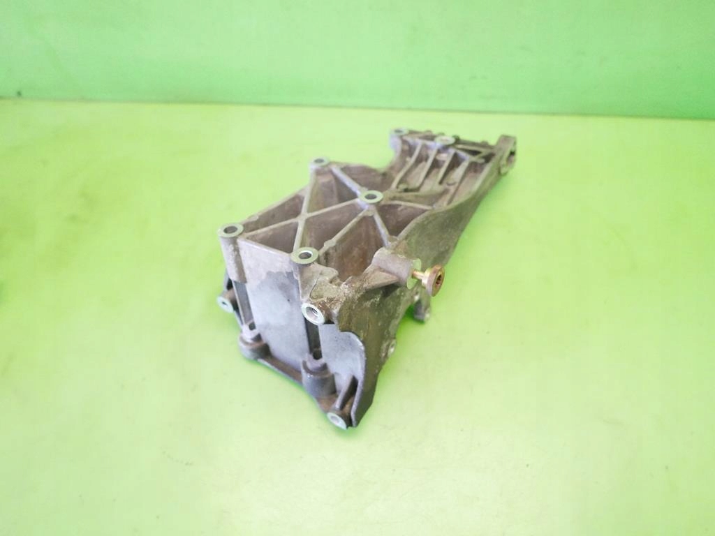 Кронштейн кронштейн генератора audi a4 b6 2.0 alt 130km Киев