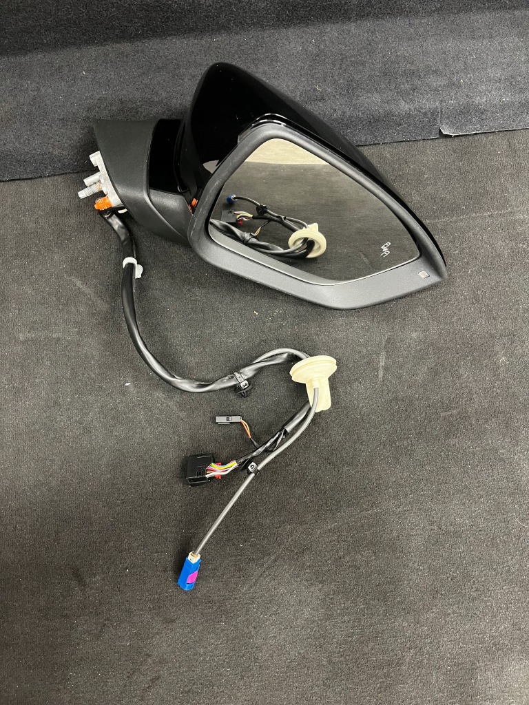 Купить Seat ateca cupra зеркало правое 15 pin + 1 камера