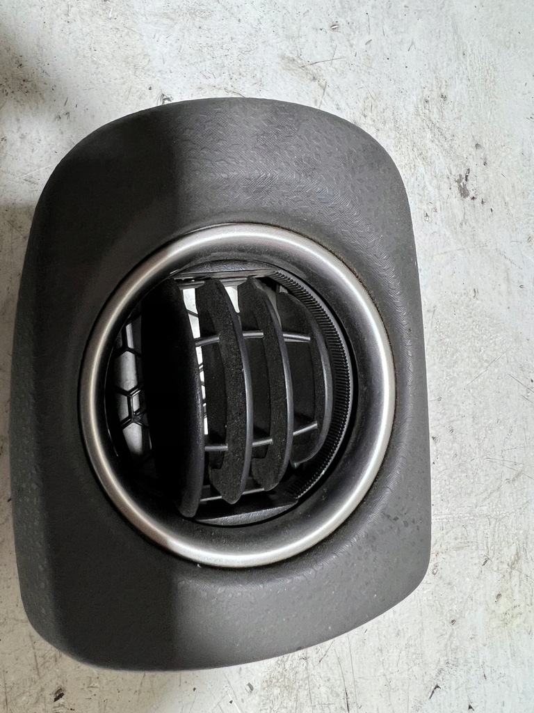 фото №5, Решётка обдув toyota оригинальный номер 5568605030