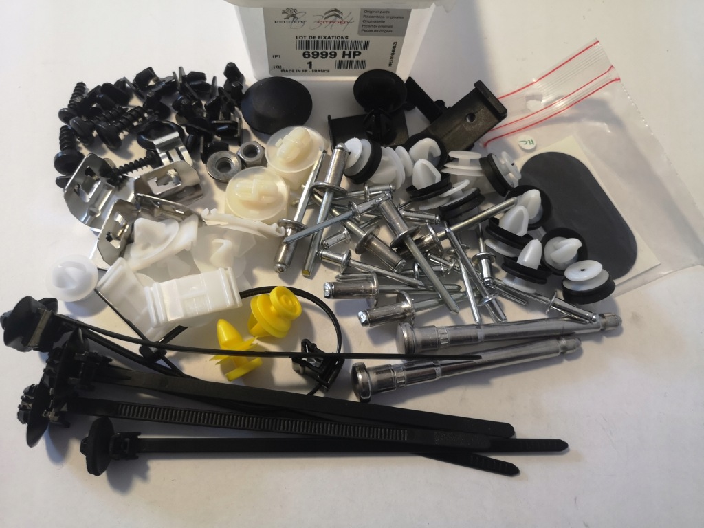 фото №1, Набор клипсы штифты заклёпки дверь c4 picasso i