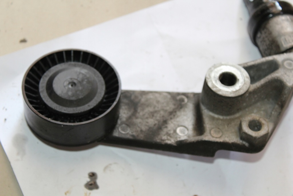 фото №7, Натяжитель ремень клиновой corolla verso i 1.6 1.8