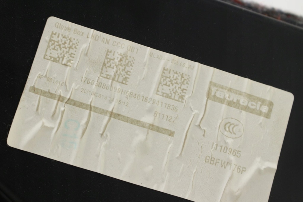 фото №10, Mercedes w117 бардачок пасажира eu