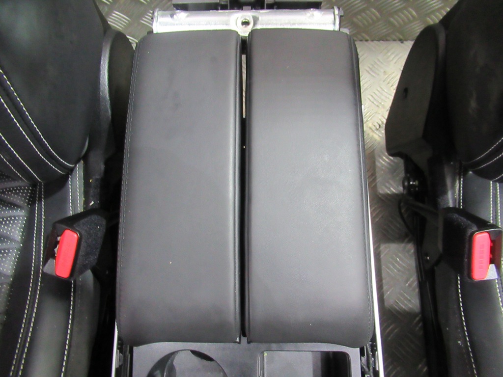 фото №10, Land rover range velar кожа сиденья заднее сиденье обшивки салон полный