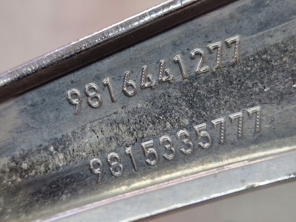 Молдинг хром рамка решетка peugeot 3008 5008 2 9816441277 решётка радиатора хороший ! Недорого