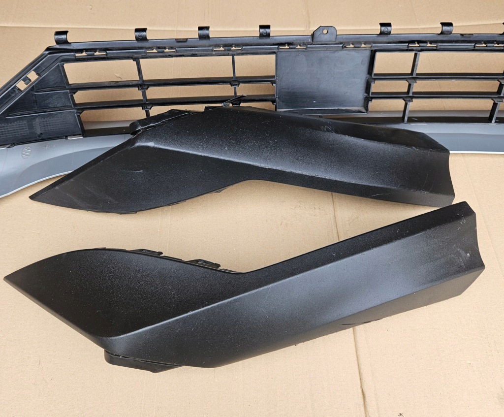 Ford focus mk4 iv active 18-21 бампер спойлер jx7b-17k945-tnx7b-17b636-u Оригинал